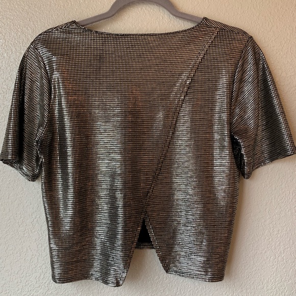 June & Hudson Black and Gold Tee - Picture 4 of 4